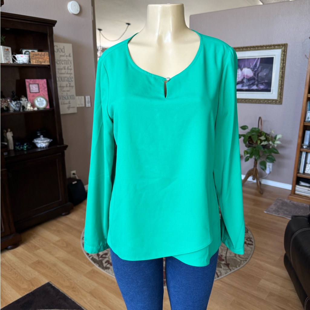 Chico’s Green Long Sleeve Vneck Blouse-Size M